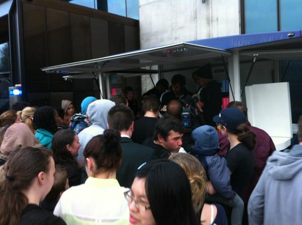 AllBlacks's tweet photo. Hungry students #scarfies #testfever http://t.co/rwQtuOum