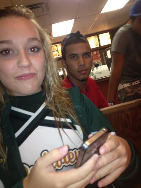 brandiprine0's tweet image. #embarrassyourbestfriend @TiffanyRainn @_BxTMxN_ #samefaces #bestfriendsss 😝