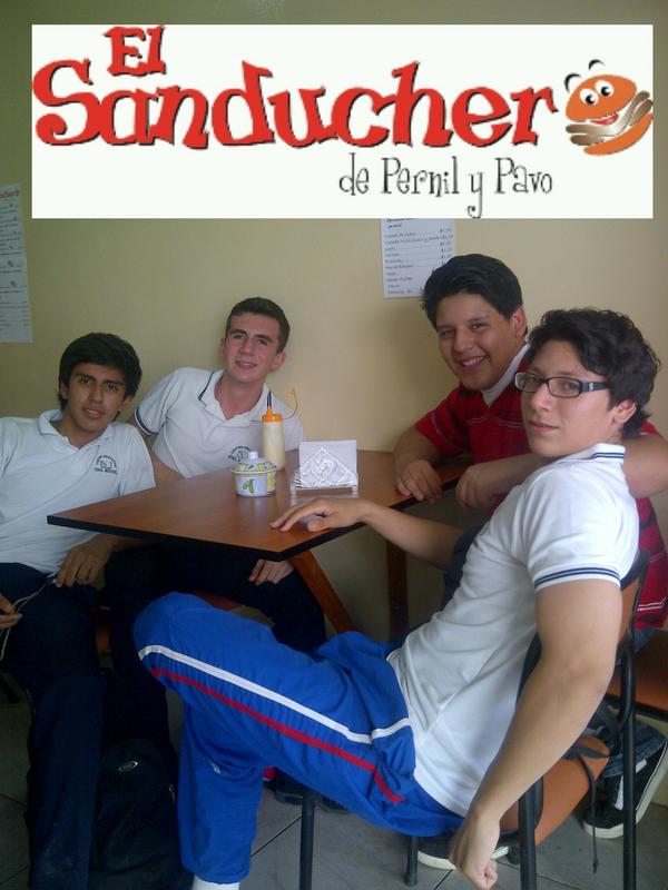 _elsanduchero's tweet photo. La juventud sí que disfruta en el Sanduchero. Saludos a estos jóvenes super alegres Ronald, Isaac, Dennys y Jhon http://t.co/d9YzZkV9