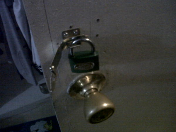 iLordson's tweet image. Stupid padlock!!! #unitop