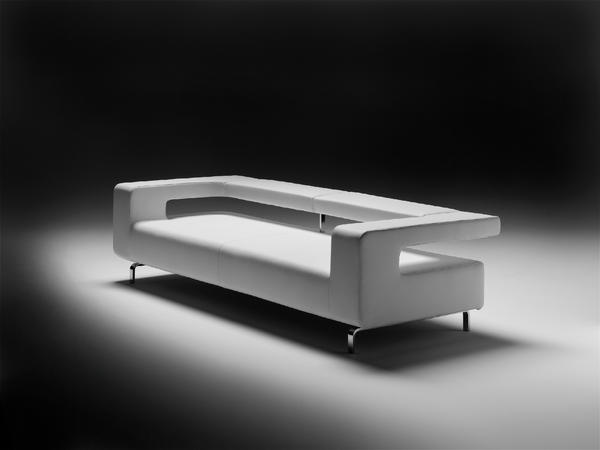 SpigaDesign's tweet image. AIR: sophisticated, elegant, in the vanguard. Italian sofa. viadellaspigasrl.it