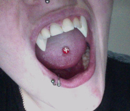 treebuddy's tweet photo. and set 2 scarecrow natural fangs from http://t.co/YlugYYXV  :) http://t.co/Fhc1U4HI
