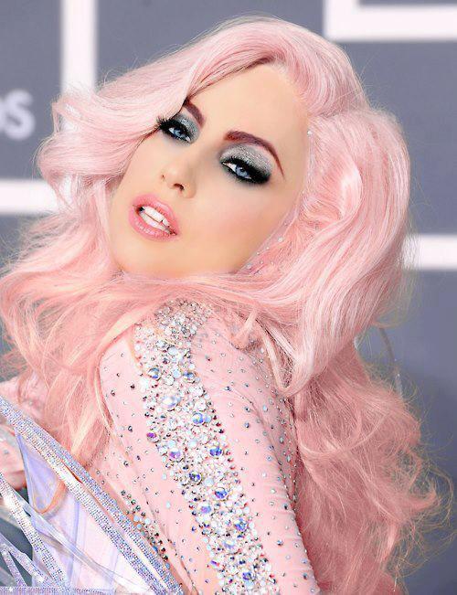 UnlulerD's tweet photo. Lady Gaga, alkolü tamamen bırakma kararı aldı. http://t.co/1ewUwyG3
