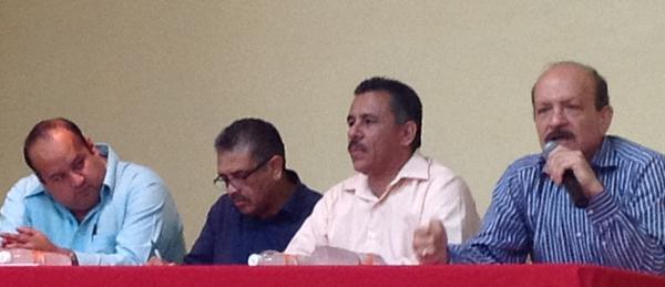 Rios_SNTE5's tweet photo. Maestro Jose Salome Tello en temas: unidad del SNTE,defensa del Art. 3o. Rescate de la Educación Publica. SNTE5 http://t.co/SV7sMUWO