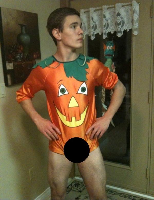 Spencer_Hunt8's tweet image. #EmabarassYourBestFriend @Julien_Bondy30 #editedversion #dontwantanangryjuju