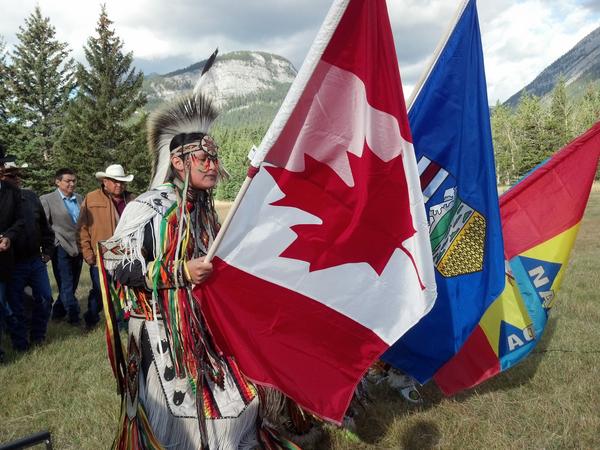 Celebrating w StoneyNakota lifetime pass to #Banff NP recognizing role of #FirstNations #cdnpoli #LPC #ablib #yyccentre