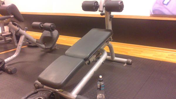 geloshots_'s tweet image. I hate you, but I need you. #beefcake #spartaaa