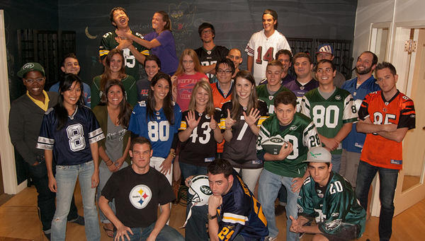 garyvee's tweet photo. We love football at @vaynermedia http://t.co/5TtcpWqX
