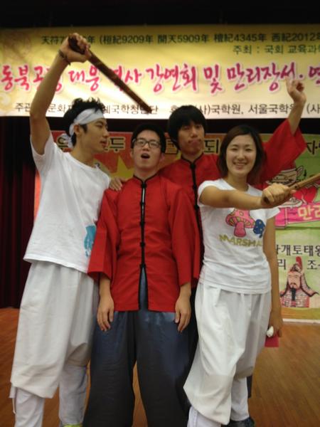 RT <a href="/YOUNGHWANJO/">아바타인간</a>: 오늘 국회에서 열리는 퍼포먼스를 준비 중 입니다