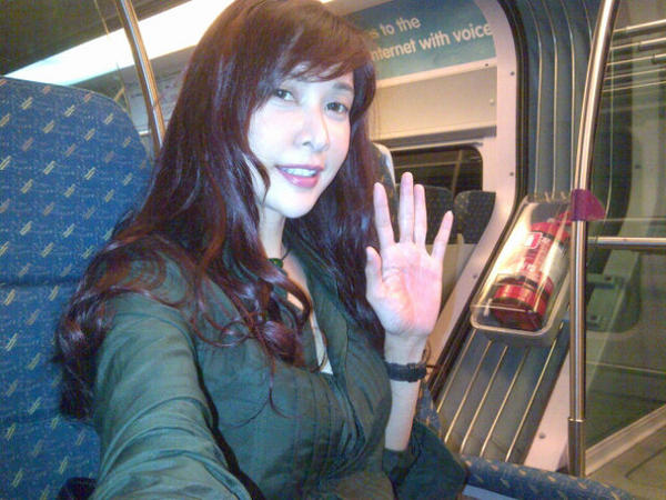 nashaedgy's tweet photo. morning,,if u see someone without a smile give them one of yours,I am otw to JB,hv a great productive dy Tatapan ku.. http://t.co/zjDZ9mkj