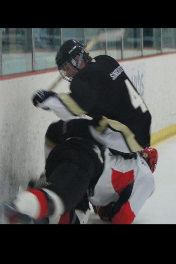 BrianTownley5's tweet image. @TheRealMC19 #EmbaressYourFriend Haha i found 1 more #benderproblems