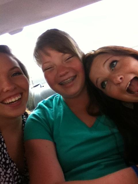 #EmabarassYourBestfriends @gabbbbsterrr__ <a href="/kelsiconley1/">Kelsi</a> lol