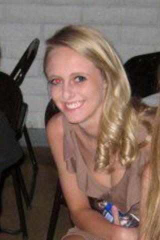 sburns7's tweet image. #embarassyourbestfriend #devileye #loveyouroomie @ashtonsherman_  😝