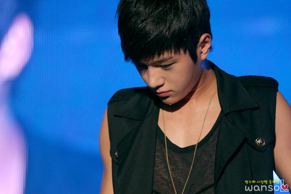 L4eLements's tweet photo. [PIC] 120909 Fun Time Concert cr; wansoL http://t.co/o0rJ1Rpq