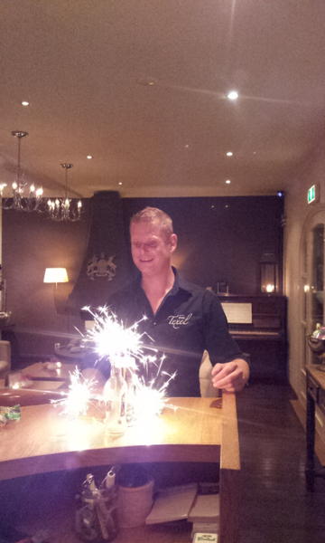 HotelTexel's tweet photo. Happy birthday voor onze chef! http://t.co/tAZnrcS7