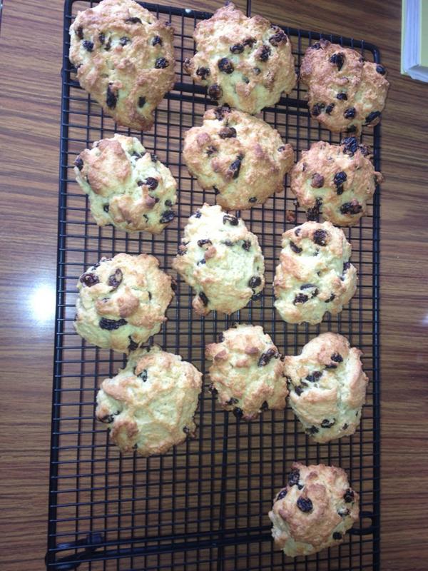 dancingclaire79's tweet photo. @BritishBakeOff quick batch of rock cakes baked ready for a cuppa and tonight's show, hurrah! #GBBO http://t.co/8LifahLl
