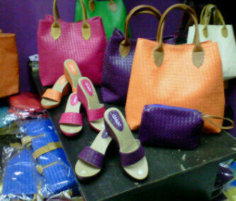 queeniebehel's tweet photo. @iklanin webe bags+wedges 150rb. Minta mention or add 30BBF5D6 #iklanin http://t.co/xewd46eY