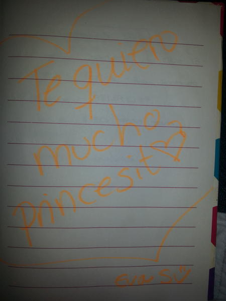 kittyou_93's tweet photo. Coger una vieja libreta y encontrarte con esto. Te quiero @evasantas http://t.co/8pYspBcd
