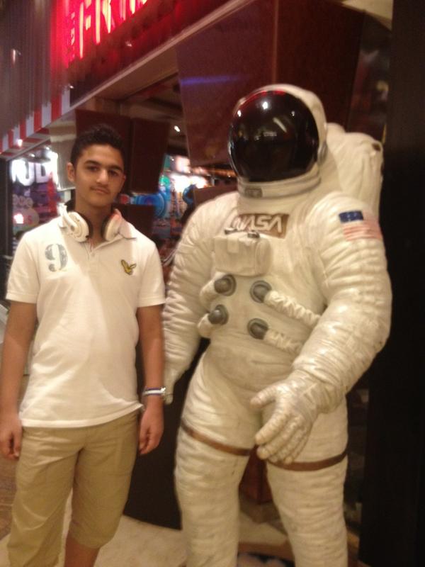 Q8_dqoos's tweet photo. T http://t.co/1db44p3v
