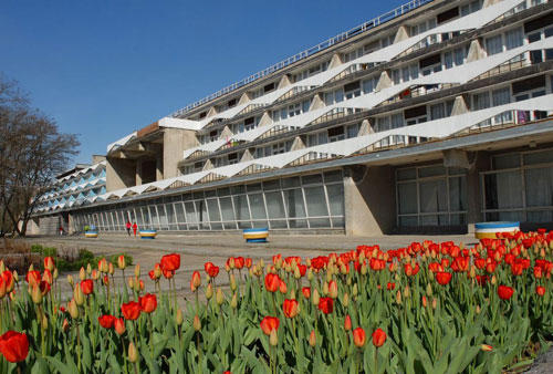 Санаторий молодая гвардия одесса. Пионерский лагерь молодая гвардия одесса. Молода гвардия одесса. Молодая гвардия одесса. Лагерь молодая гвардия одесса школа.