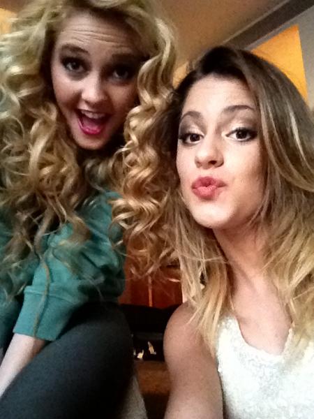 TiniStoessel's tweet photo. @Mechilambre <3 http://t.co/3QPAnhGY