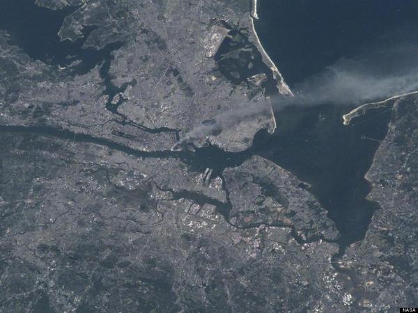 HuffPostScience's tweet photo. The only American not on Earth on Sept. 11, 2001 recounts what he saw from space #neverforget http://t.co/yAVnUtqU http://t.co/BYQood9l
