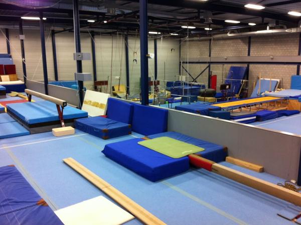 Deze #turnzaal waar vele van #dromen is voor enkele gedisciplineerde een werkelijkheid! #topturnen #dames #turnen