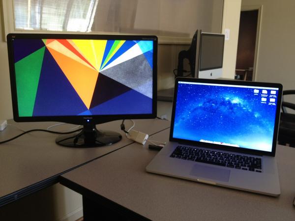 meredyth_davis's tweet image. Gotta love getting presents at work! #awesome #doublemonitor