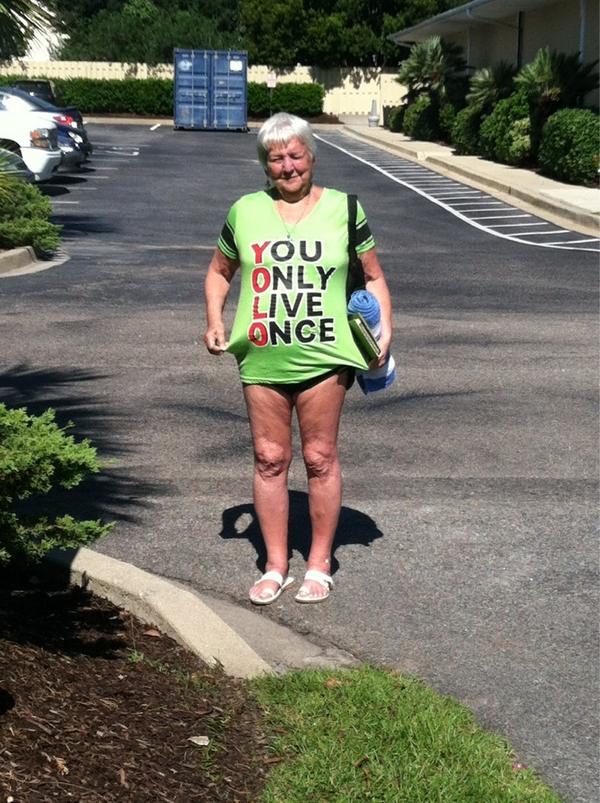 1Ambitious_Star's tweet image. Only at wrk yo. #3weak laugh of the day