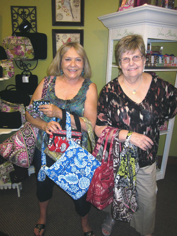 goframeworks's tweet image. Donated over $500.00 woth of Vera Bradley to True North (a center for abused women). #HelpfulHands #Enjoy