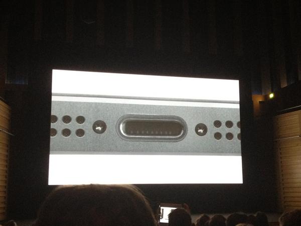 T3dotcom's tweet photo. Lightening connector #iphone5 http://t.co/6LY92fUK