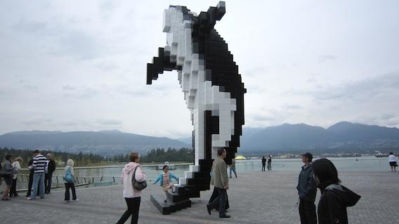 iF_hamont's tweet photo. 8-bit is taking over the world! Check out this amazing (and MASSIVE) 8-bit killer whale in Vancouver! #startoffhamont http://t.co/p8YEu7hF