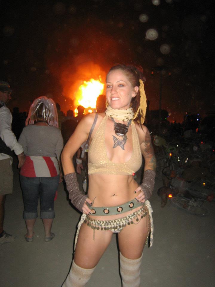 shits on fire! @BurningMan -- #BlackRockCity http://t.co/oovVgrZU