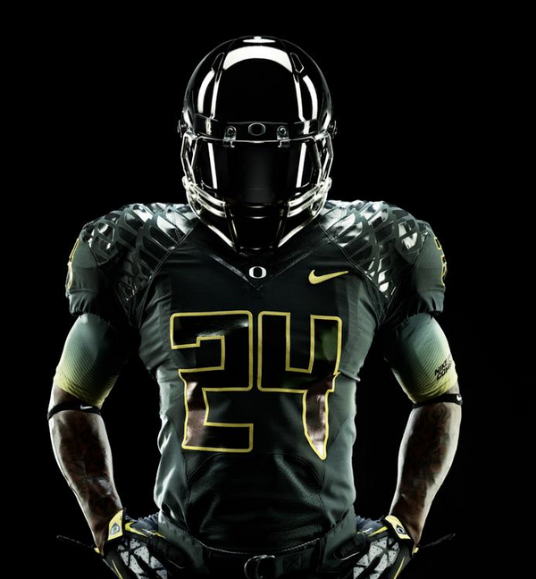spenceland's tweet photo. @JGStayGold "I'm way to black to burn from sun rays" #clique #flightbooked http://t.co/Dqa1K6zK