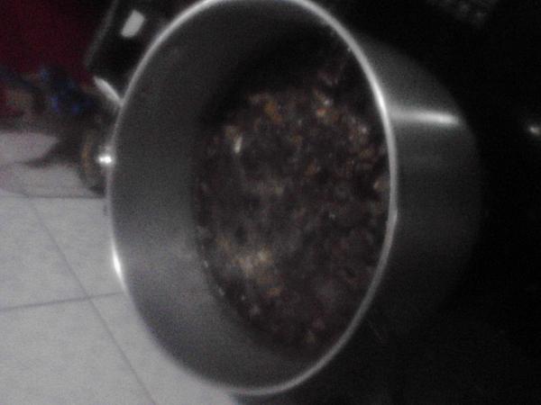 tetcruz's tweet photo. Malapit na matapos ang aking dinuguAn for my kids @atotibonjing @rupscruz @ilukas29 http://t.co/Al1yks5X