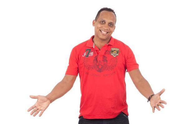 SiteAmoSamba's tweet photo. Marcio Souto faz sucesso porque ... AMA SAMBA http://t.co/L6KI9GVi