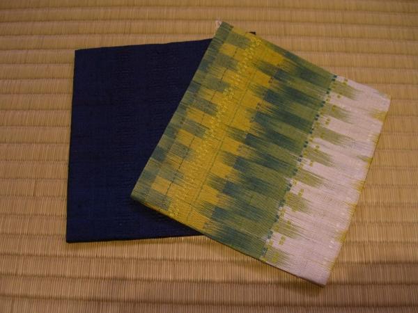 以前織物問屋さんに分けて頂いた小島秀子さんの紬の見本布を古袱紗に仕立てました。