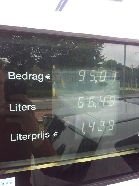 MarcelSieberg's tweet image. I didnt know that the tank of my car is so big....#almostempty#