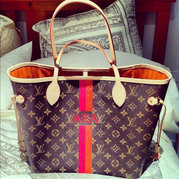 erikarasmus's tweet image. My gorgeous new #MonMonogram Neverfull bag with initials AEA from #LouisVuitton thanks @louisvuitton_au #loves
