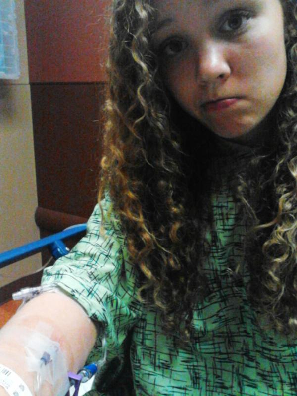 sdcgND's tweet photo. "At least when you go to the hospital you look good!" hahahaha. #stupidgallbladder #gettheeffout http://t.co/y0mHturs