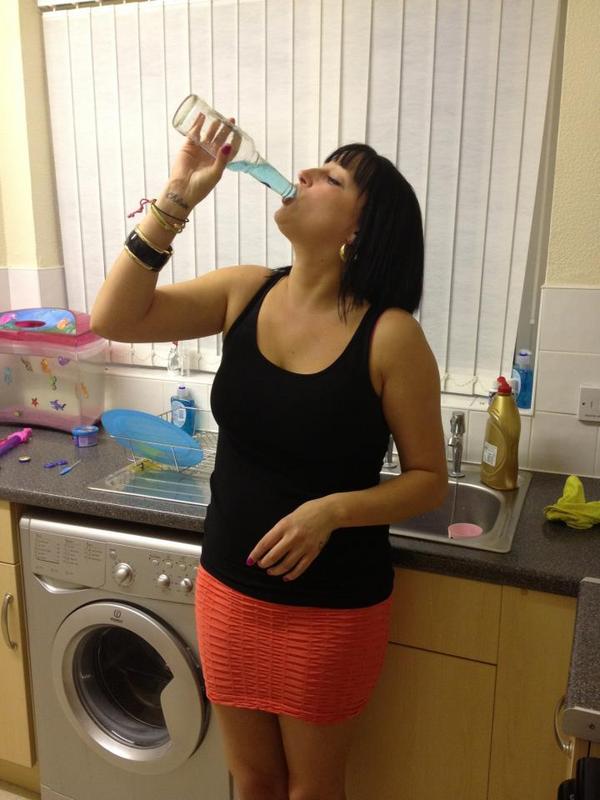 Cheries77's tweet photo. Thinks she's hard! http://t.co/SIw0q6rz