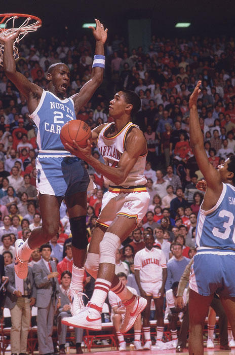 SI Vault on Twitter: "Michael Jordan protects the rim during a 1984 North Carolina-Maryland game: http://t.co/3ckDTMiG" / Twitter