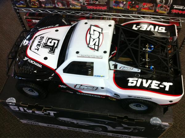 skycrafthobbies's tweet photo. Team Losi 5ive T in store!! What is this?! Not Gas powered but Electric!! http://t.co/tJMoOHOX
