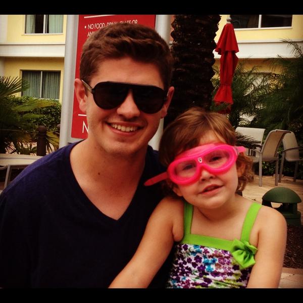 ScottStretch's tweet photo. Scooba Steve &amp; myself - I finally get to see my niece | http://t.co/Ktn1dr7C
