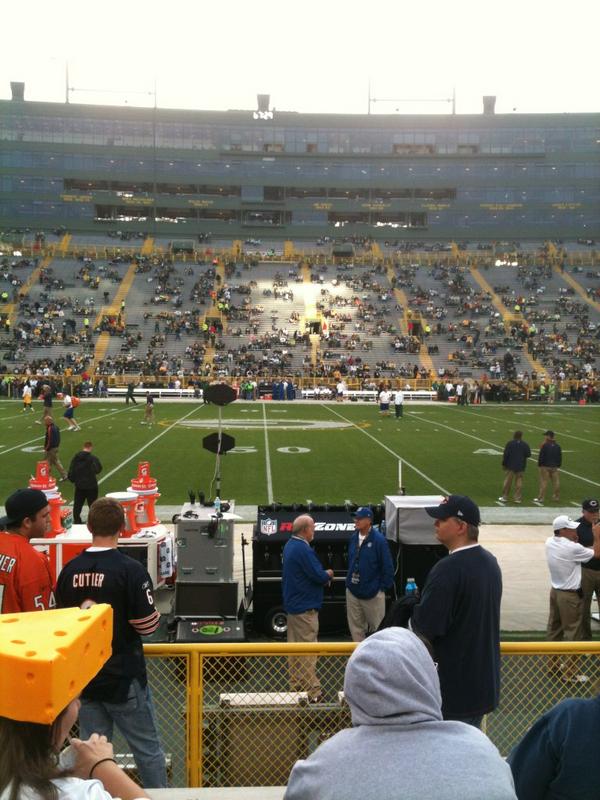 JBergg's tweet photo. Lambeau living with @bentolkan http://t.co/4IAZJm8n