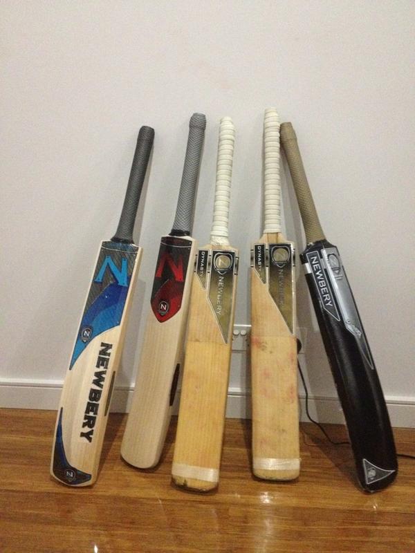 NewberyCricket's tweet image. “@h_butters: Thanks @NewberyCricket for 2012/13 bats look amazing #runmachines http://t.co/TCdj4R8x”