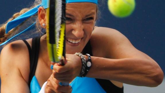 PowerbalanceLV's tweet photo. no 14.-16.sept. Liepājā norisinās ''Davis Cup'', kur vietu atbalsta trībīnēs ieņēmusi Power Balance atlēte @vika7 http://t.co/1ICv7HKH