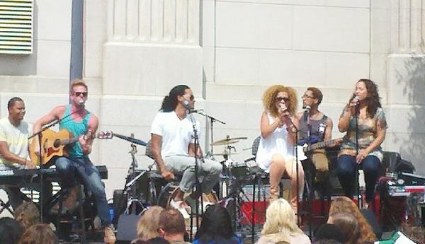 LifeWayKeith's tweet image. Great turn out for the @Group1Crew Brown Bag Lunch at @LifeWay offices.