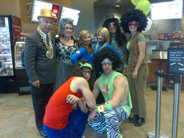 HaileySpringgay's tweet image. Come visit @ColdStoneNorth @TimHortons . Grand Opening..Free ice cream + DJ+ costumes+ argos cheerleaders @argoscheer
