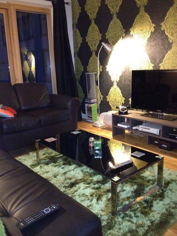 peter_tilsed's tweet image. So this is what my friday night has come to #Emptyflat #Bored Gonna have to listen to colplay!! #Depressing!!